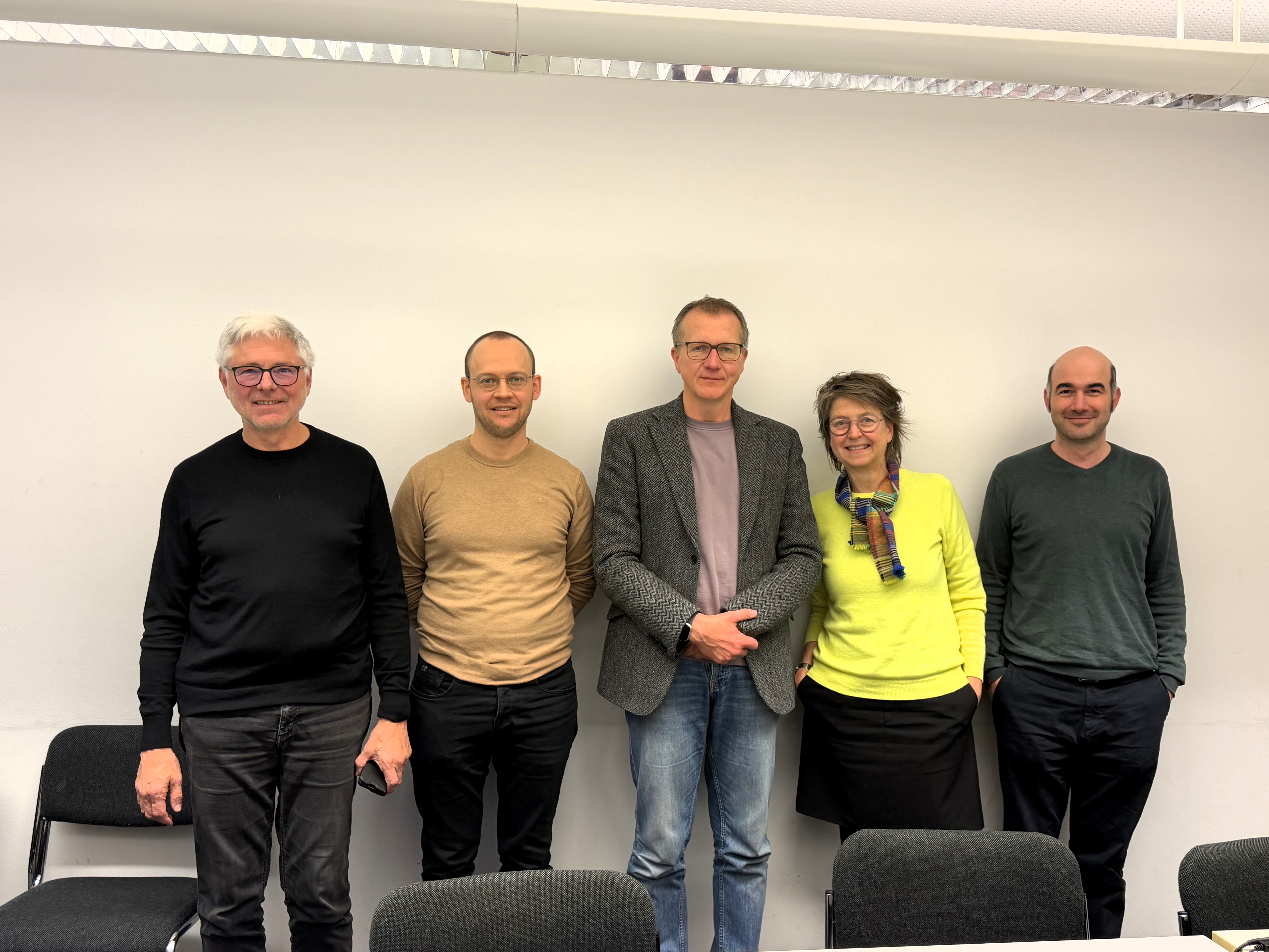 Von links nach rechts: Prof. Dr. Thomas Mergel, Thomas Lettang, Prof. Dr. Rüdiger Graf, Prof. Dr. Anke te Heesen und Dr. Janis Nalbadidacis. Foto: Nathalie Kohl