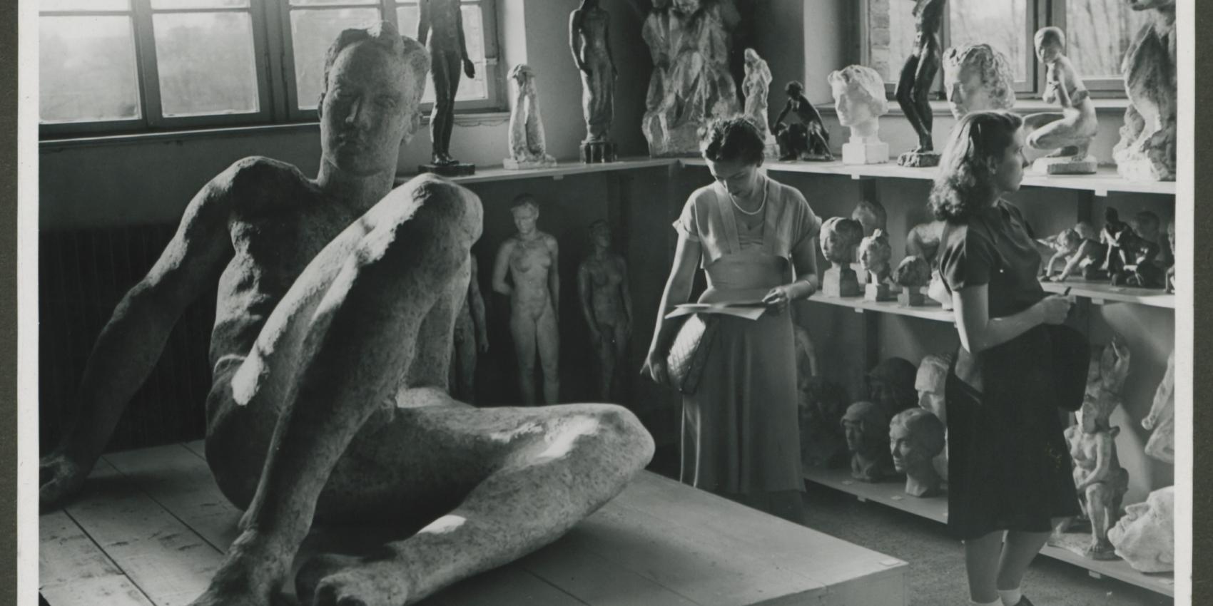 Rundgang im Georg Kolbe Museum, 1950er Jahre, Archiv Georg Kolbe Museum, Berlin.