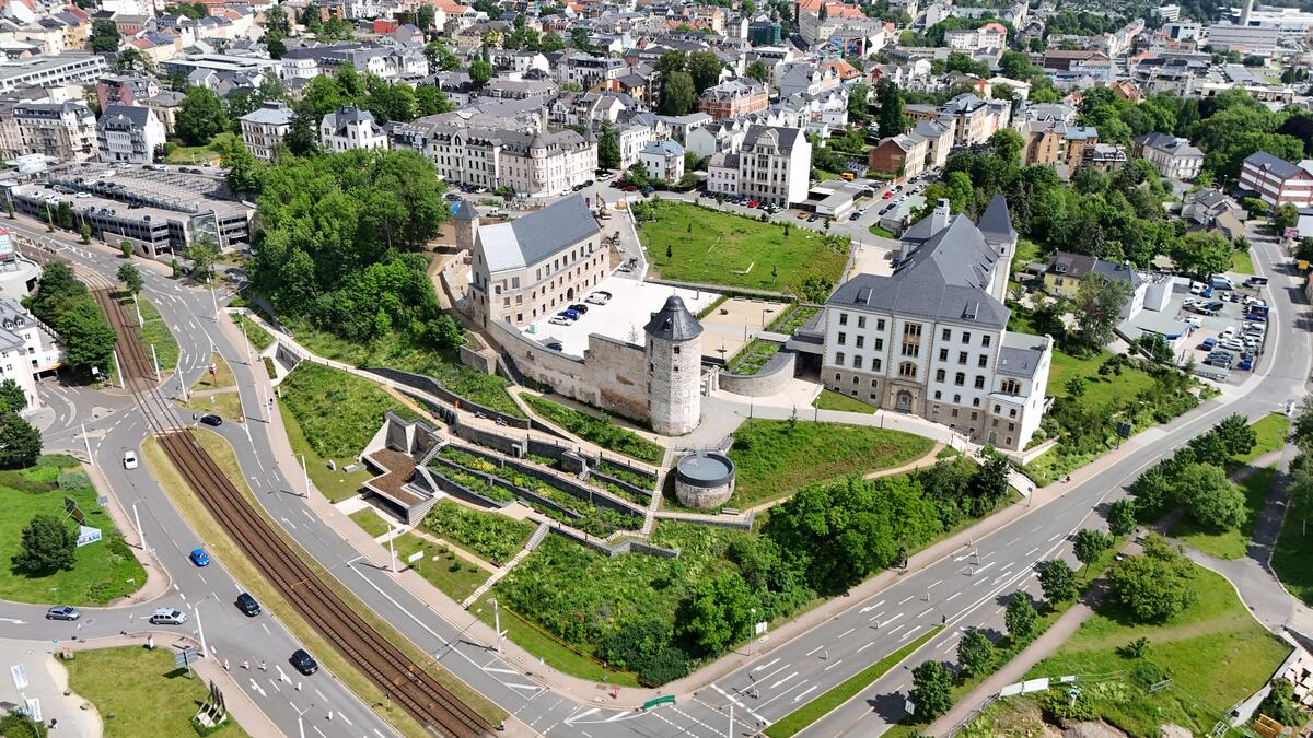 Schlosshang mit Blick auf Berufsakademie (Foto: Stadt Plauen)