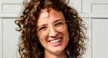 Portraitfoto von Annelotte Janse, Fotograf ist Corné van der Stelt