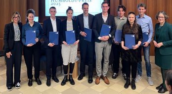 Gruppenfoto mit den Preisträgerinnen und Preisträger des Humboldt-Preises 2025 
