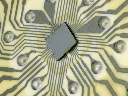 Das Fotomzeigt einen historischen Mikrochip aus dem Jahre 1968