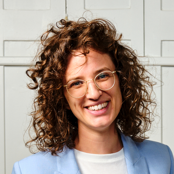 Portraitfoto von Annelotte Janse, Fotograf ist Corné van der Stelt