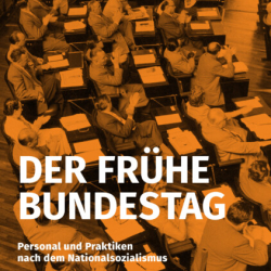 Das Flyercover des Symposiums zum frühen Bundestag zeigt Mitglieder des 2. Deutschen Bundestages im Plenarsaal, vermutlich 1955